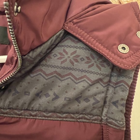 Fall essential! Women’s Puffy Vest with Faux Fur Lined Hoodie, Size Large - Picture 3 of 3